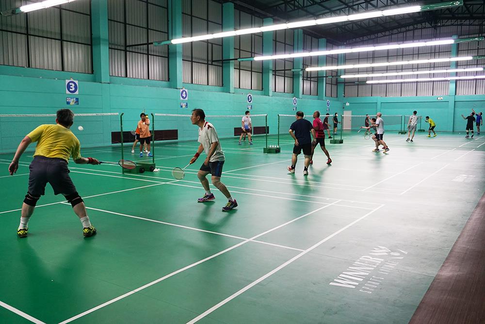 คอร์ทแบดมินตัน