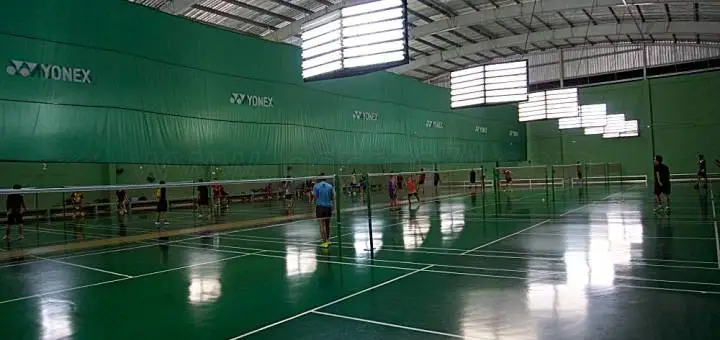 คอร์ทแบดมินตัน